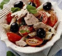 Salata de paste cu ton si busuioc