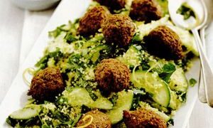 Salata de falafel