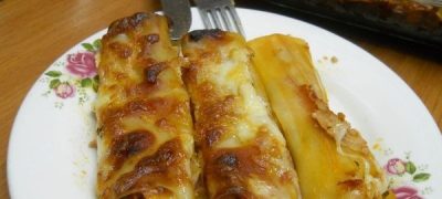 Cannelloni cu carne tocată şi sos de legume