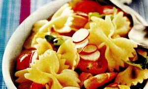 Farfalle all'Italia cu rosii uscate, busuioc si parmezan