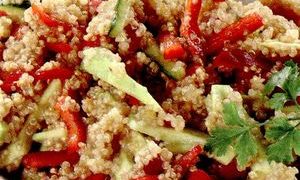 Salata_de_quinoa_si_rosii_cherry