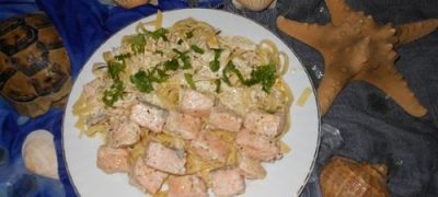 Somon cu tagliatelle