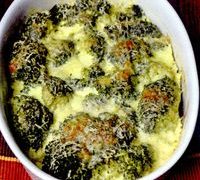 Broccoli gratinat cu branza cedar