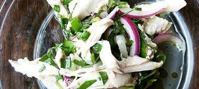 Salata de pui cu ierburi aromate