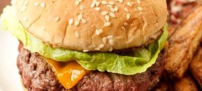 Burgeri de vita cu branza cheddar