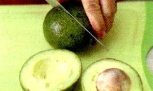 Avocado picant cu tortillas