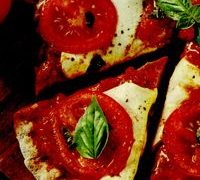 Romburi de pizza cu dovleac şi fructe uscate