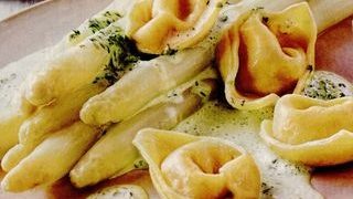 Sparanghel cu tortellini