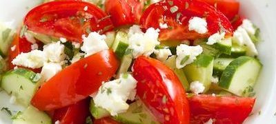 Salata greceasca cu branza feta