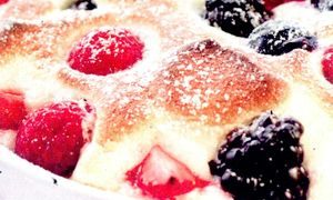 Clafoutis cu fructe de toamna