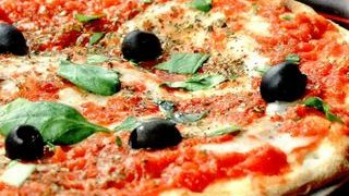 Pizza Margherita foarte simpla