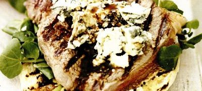 Bruschete cu muşchi de vită şi gorgonzola